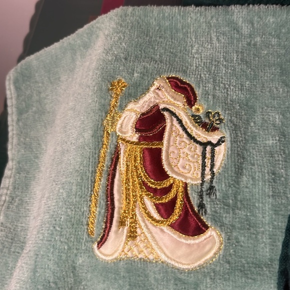 Vintage 1990s Christmas Velvet Green Embroidered Santa Claus Towels Set of 3 - Picture 4 of 14